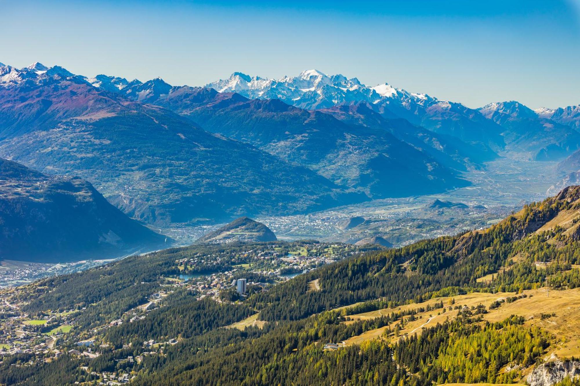 Crans Montana Suites エクステリア 写真